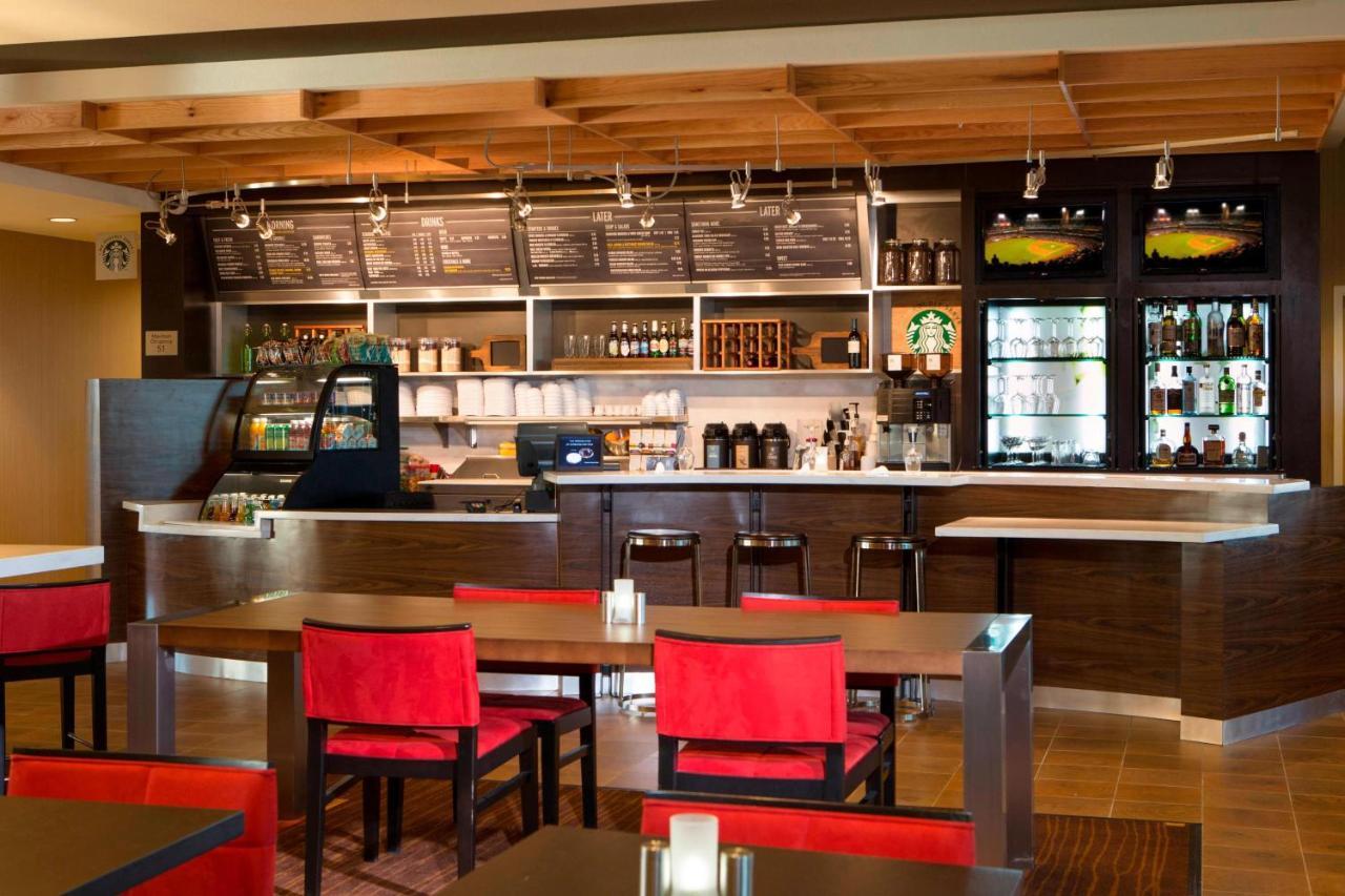 Courtyard By Marriott Dallas Midlothian At Midlothian Conference Center Екстериор снимка