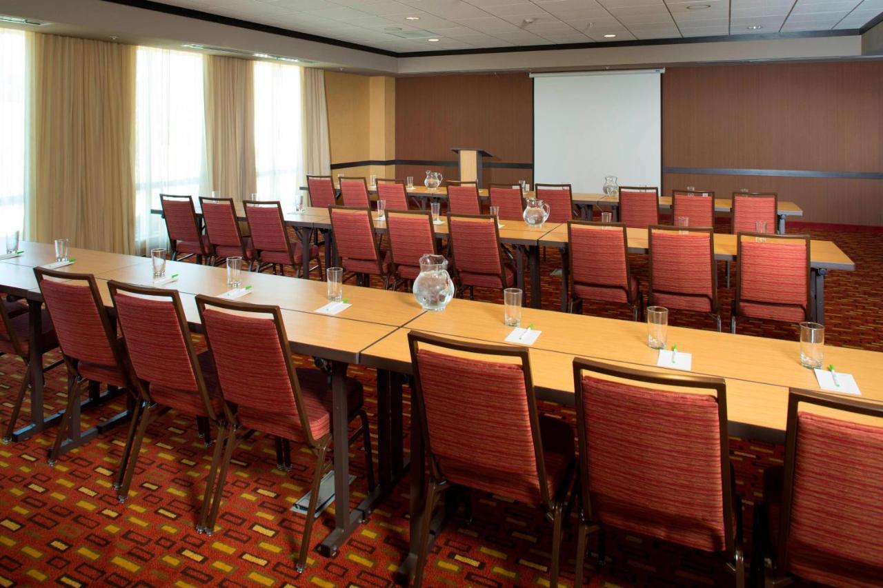 Courtyard By Marriott Dallas Midlothian At Midlothian Conference Center Екстериор снимка