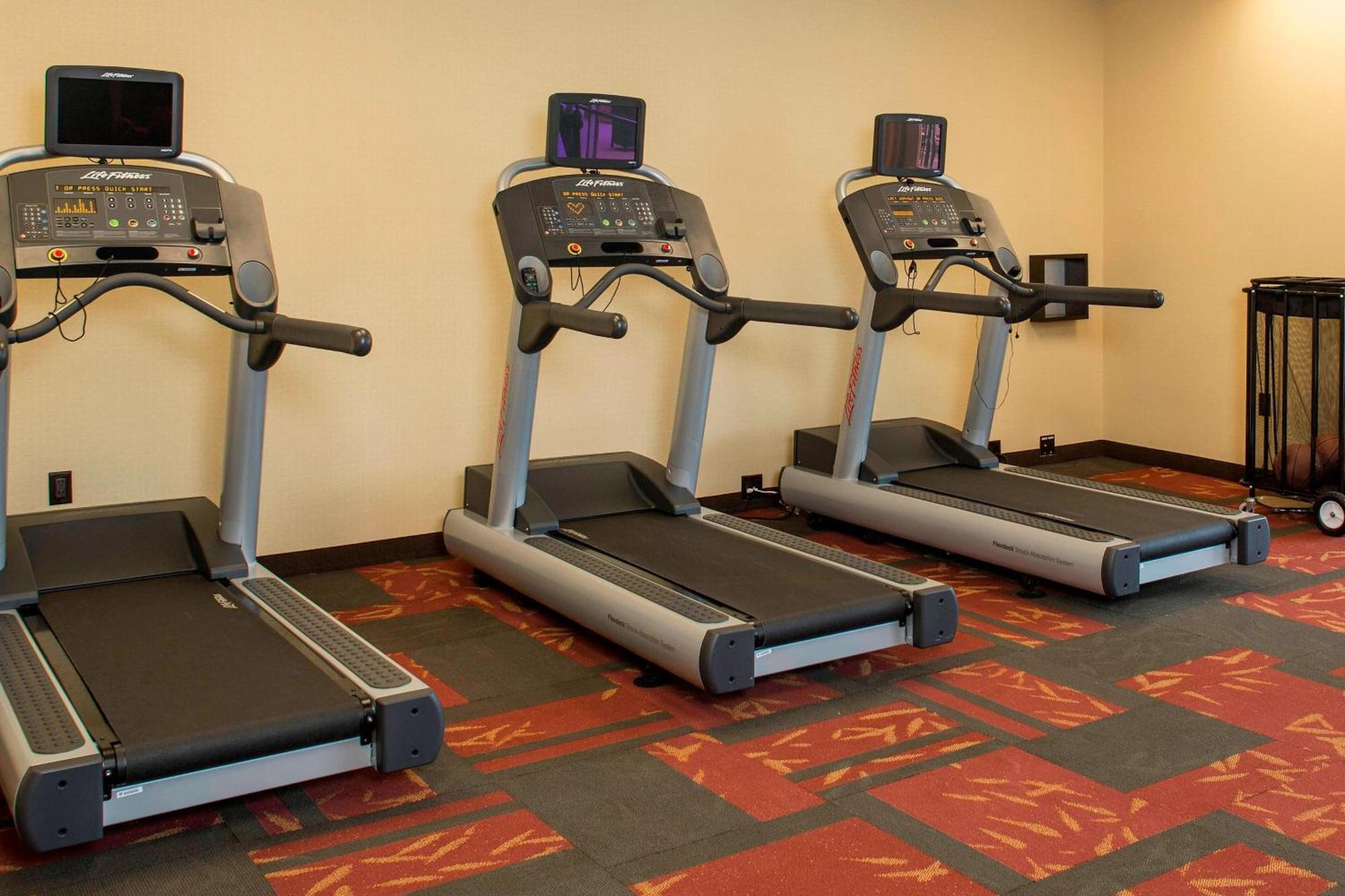 Courtyard By Marriott Dallas Midlothian At Midlothian Conference Center Екстериор снимка