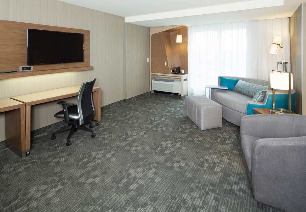 Courtyard By Marriott Dallas Midlothian At Midlothian Conference Center Екстериор снимка