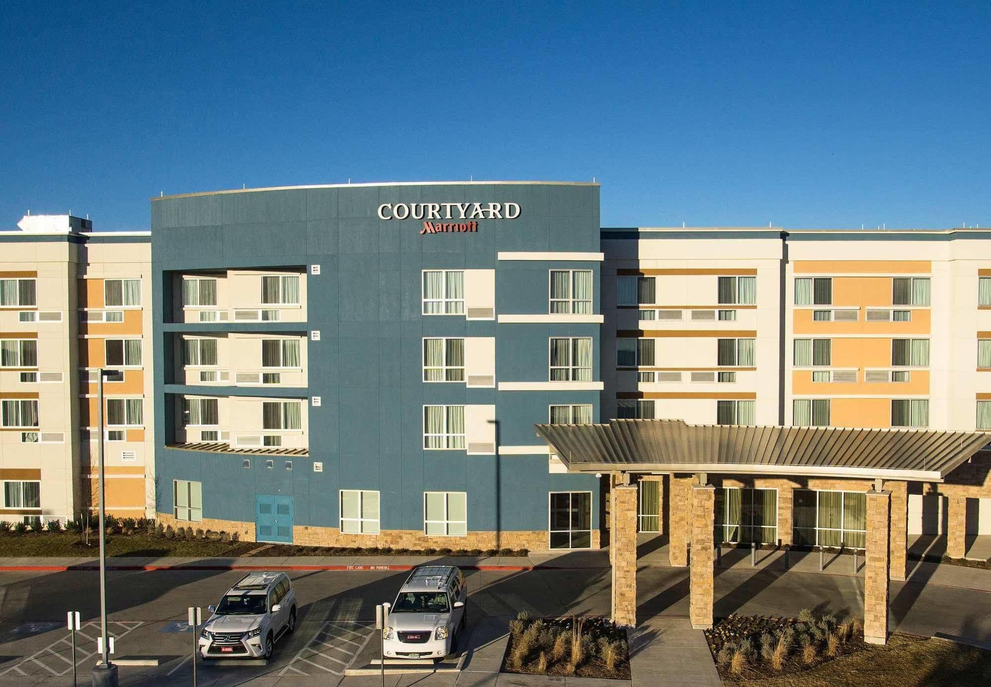 Courtyard By Marriott Dallas Midlothian At Midlothian Conference Center Екстериор снимка