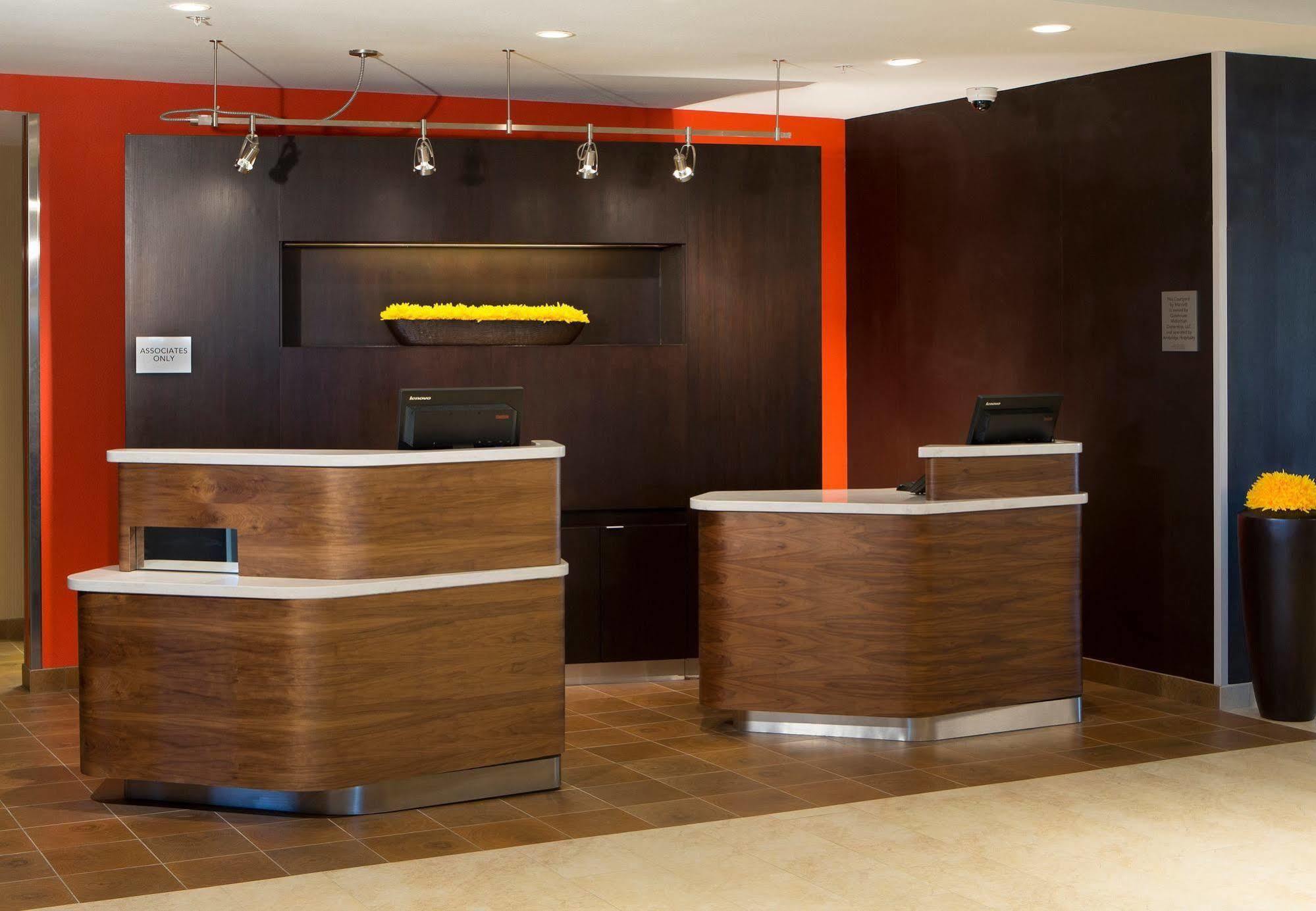 Courtyard By Marriott Dallas Midlothian At Midlothian Conference Center Екстериор снимка