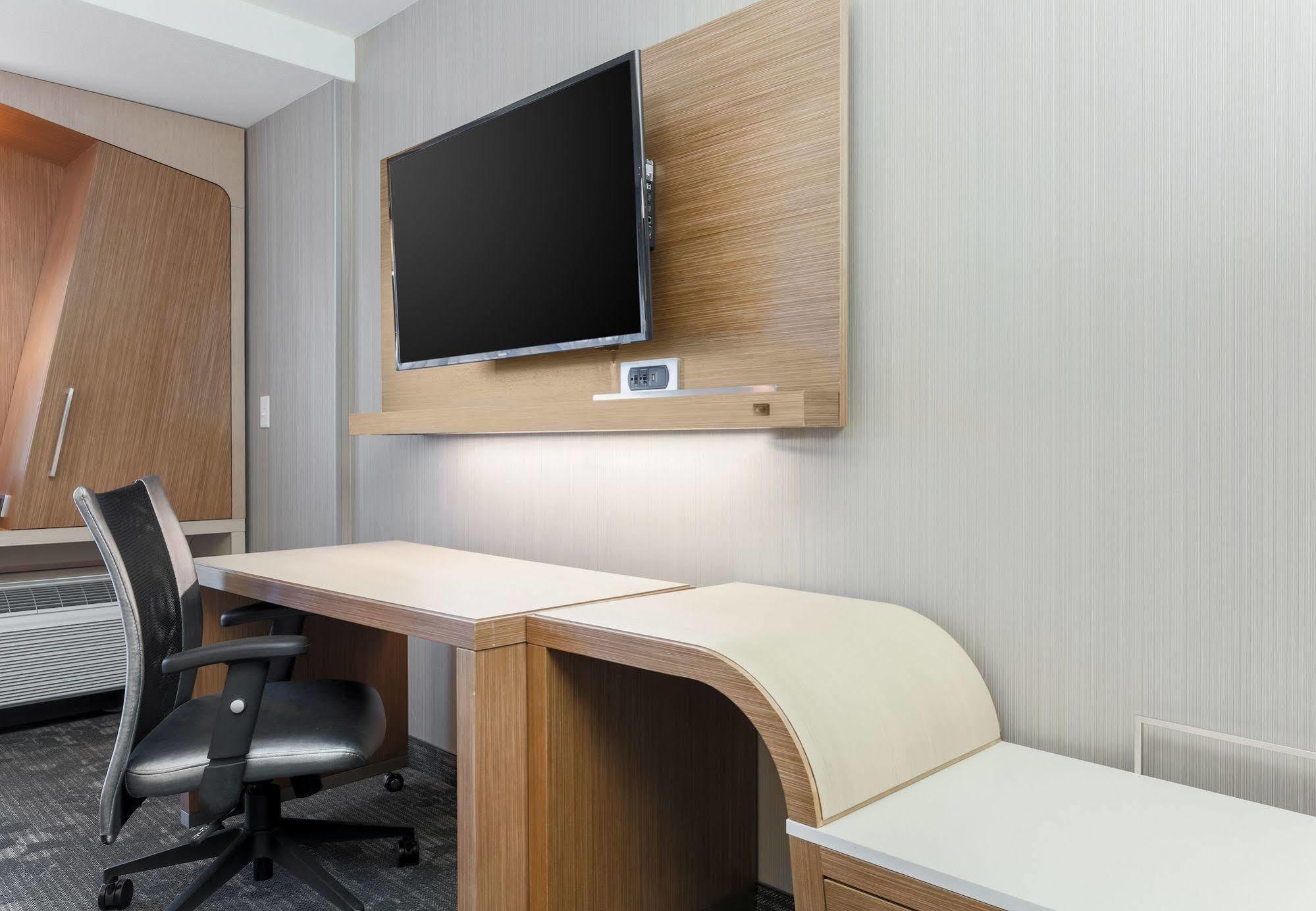 Courtyard By Marriott Dallas Midlothian At Midlothian Conference Center Екстериор снимка