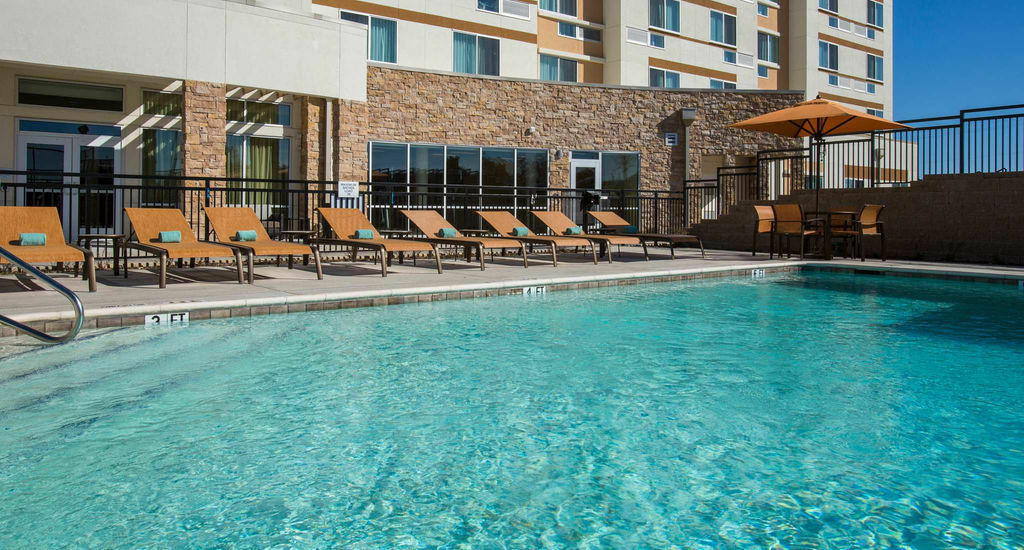 Courtyard By Marriott Dallas Midlothian At Midlothian Conference Center Екстериор снимка